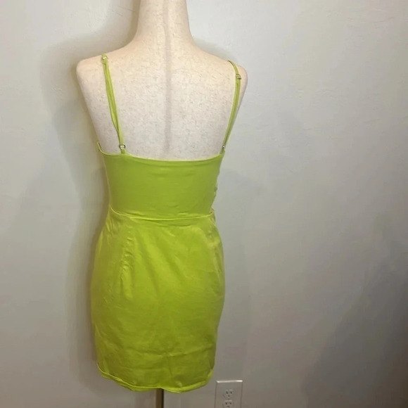 ZARA BODYCON DRESS WITH SIDE CUT OUT DETAIL - Picture 6 of 9